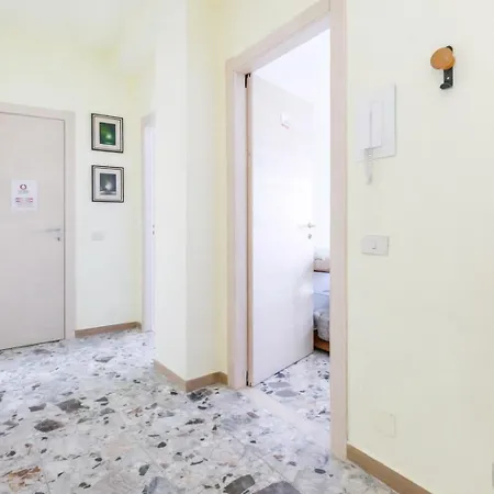 3 Centro Lägenhet Milano